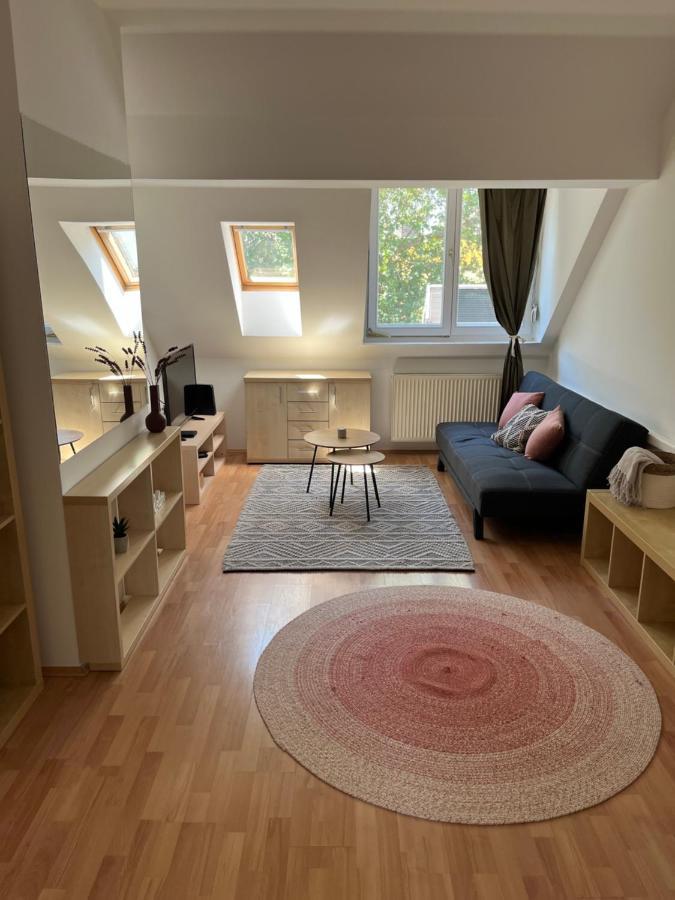 Studio Loft Lejlighed Pécs Eksteriør billede